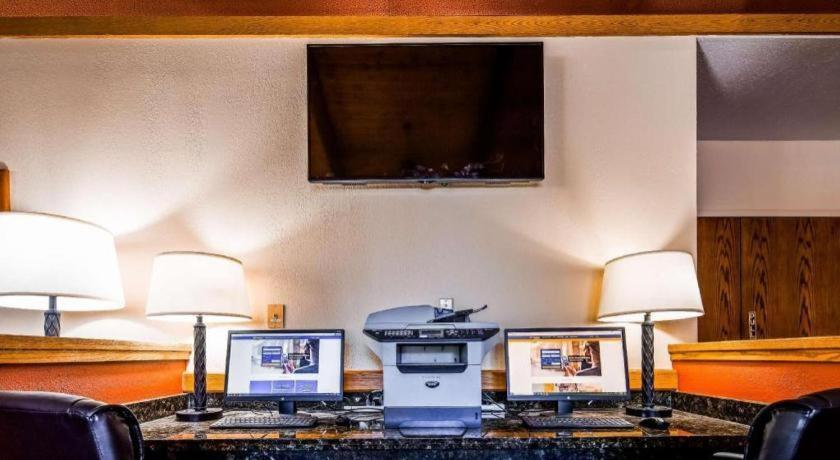 Best Western Lake Lucille Inn Wasilla Bagian luar foto